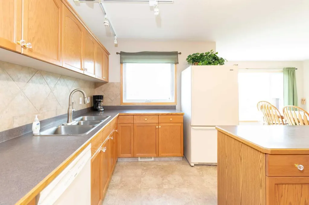 29407 Township Road 3-0 Twin Butte AB T0K1W0
