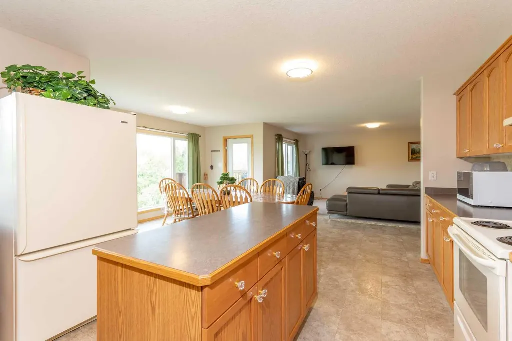 29407 Township Road 3-0 Twin Butte AB T0K1W0