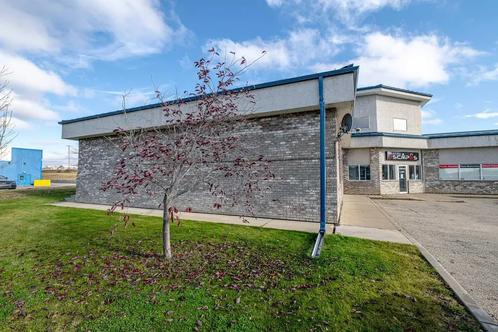 12125 99 Street Grande Prairie AB T8V 6X9