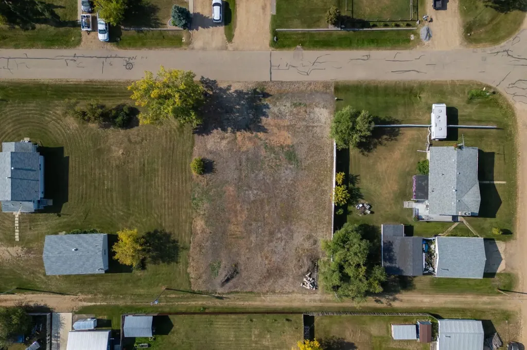 1013 Robert Street Ohaton AB T0B 3P0
