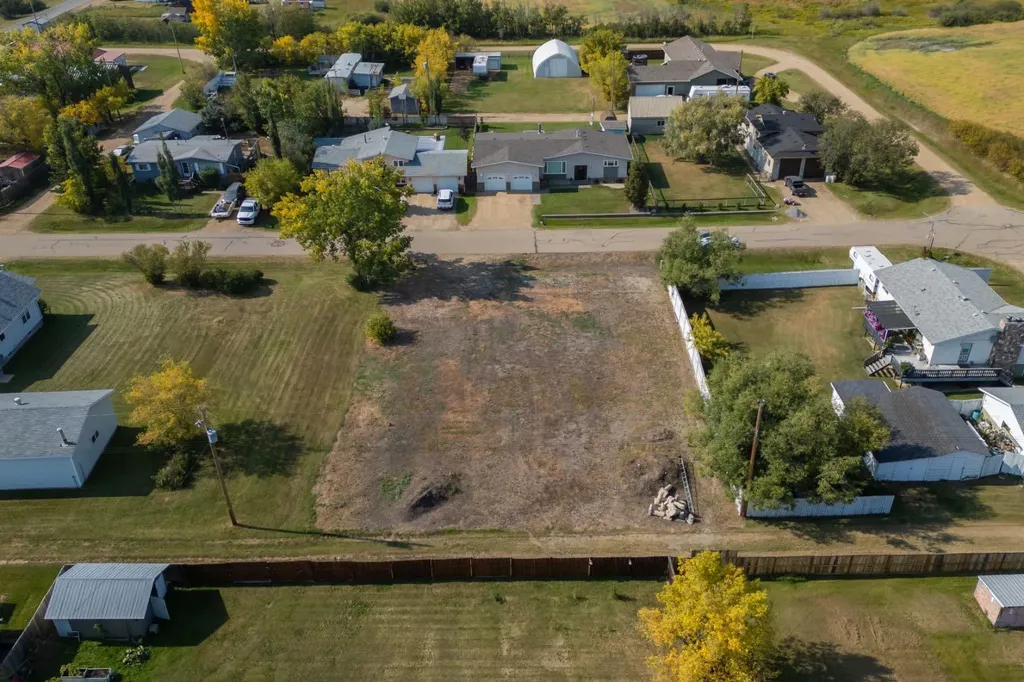 1013 Robert Street Ohaton AB T0B 3P0