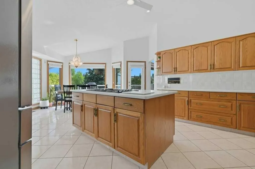 63 Varsity Ridge Terrace NW Calgary AB T3A 4Y2