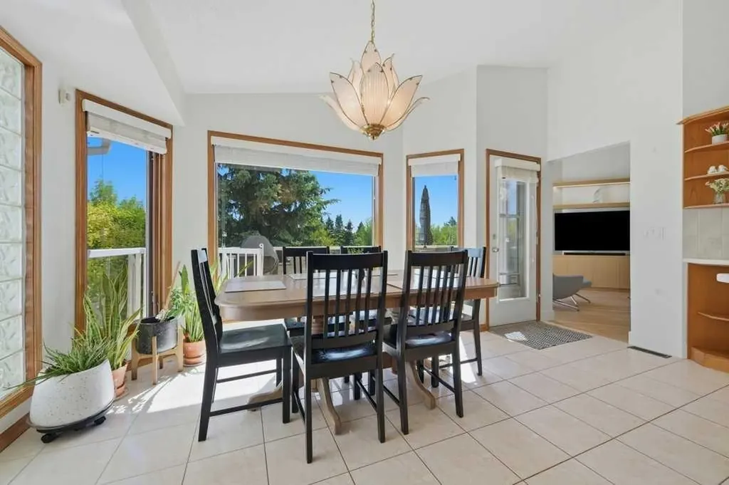 63 Varsity Ridge Terrace NW Calgary AB T3A 4Y2