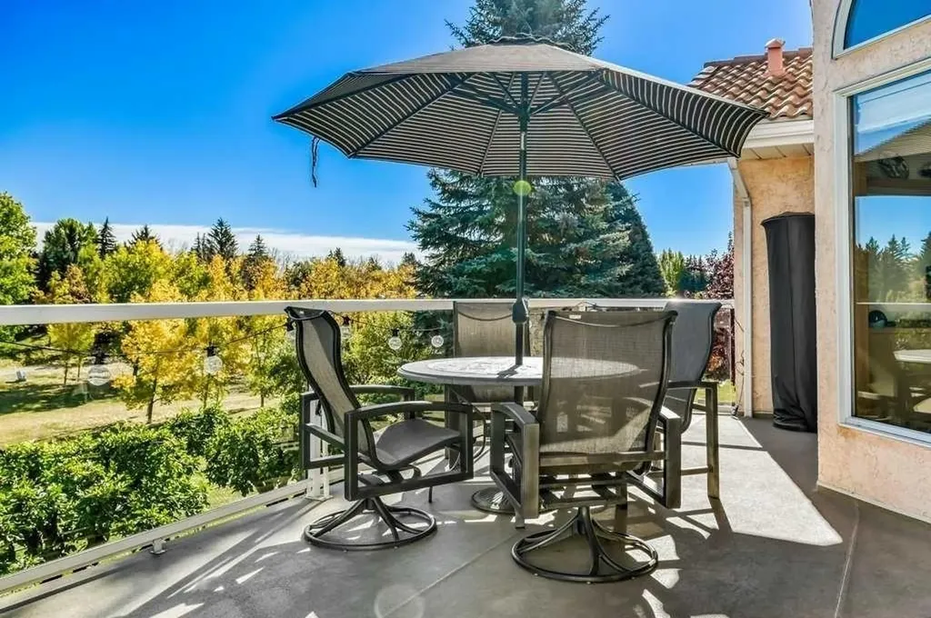 63 Varsity Ridge Terrace NW Calgary AB T3A 4Y2