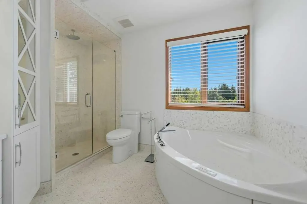 63 Varsity Ridge Terrace NW Calgary AB T3A 4Y2