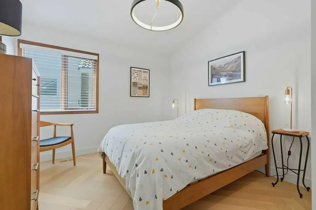 63 Varsity Ridge Terrace NW Calgary AB T3A 4Y2