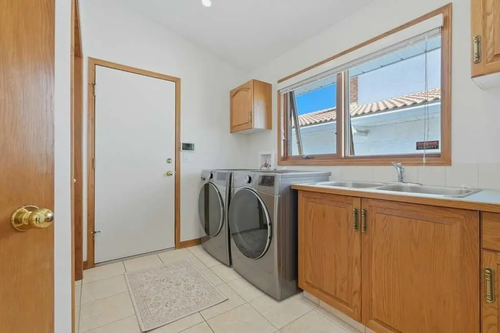63 Varsity Ridge Terrace NW Calgary AB T3A 4Y2