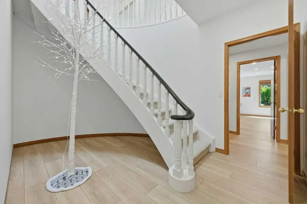 63 Varsity Ridge Terrace NW Calgary AB T3A 4Y2