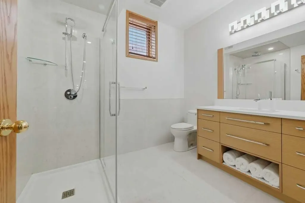 63 Varsity Ridge Terrace NW Calgary AB T3A 4Y2