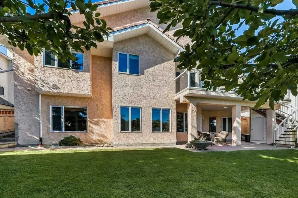 63 Varsity Ridge Terrace NW Calgary AB T3A 4Y2