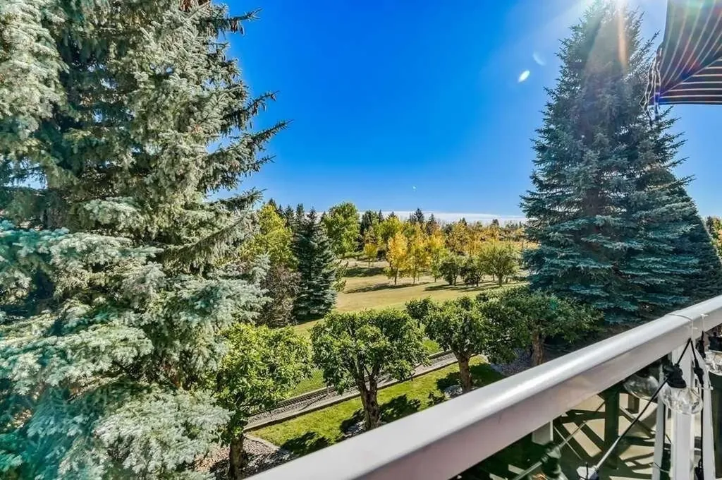 63 Varsity Ridge Terrace NW Calgary AB T3A 4Y2