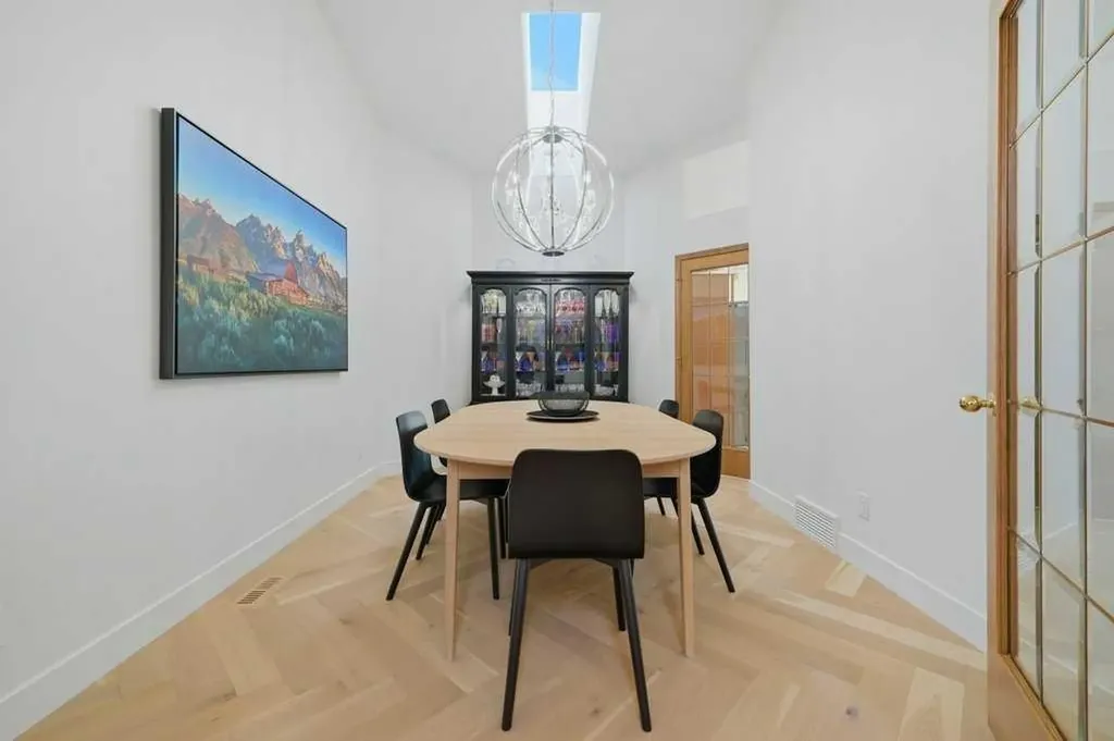 63 Varsity Ridge Terrace NW Calgary AB T3A 4Y2