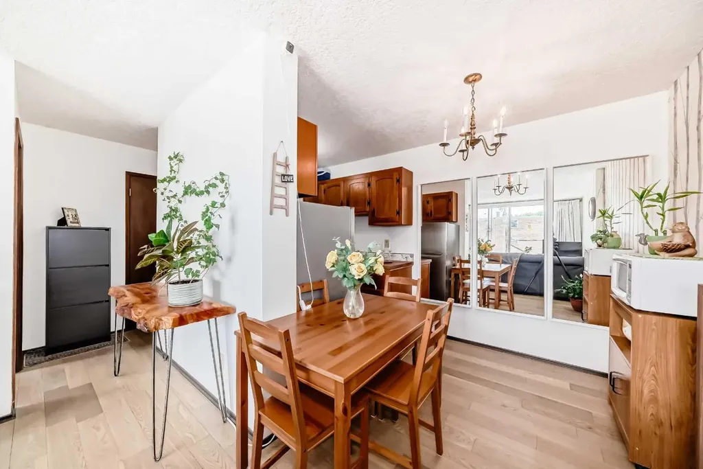 635 57 Avenue SW Calgary AB T2V 0H5