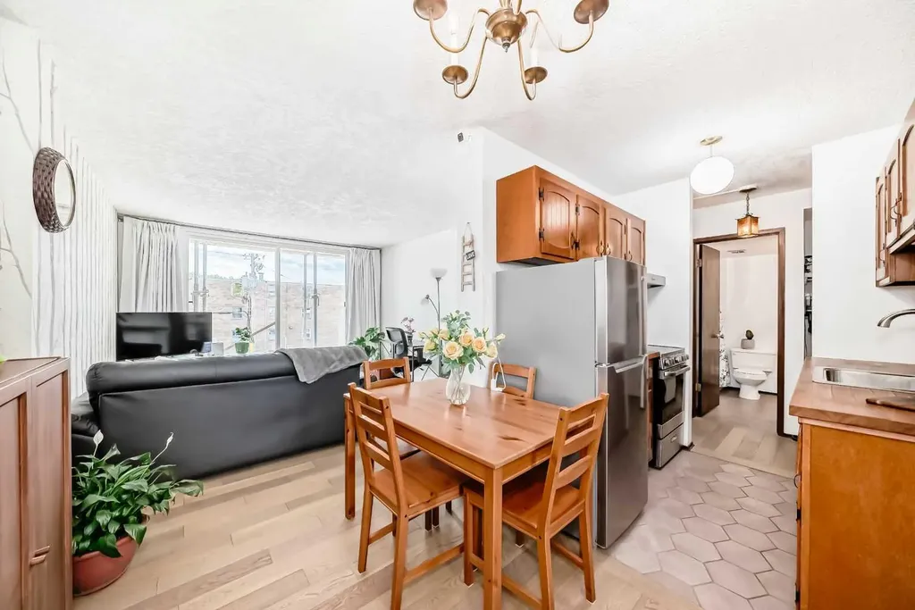635 57 Avenue SW Calgary AB T2V 0H5