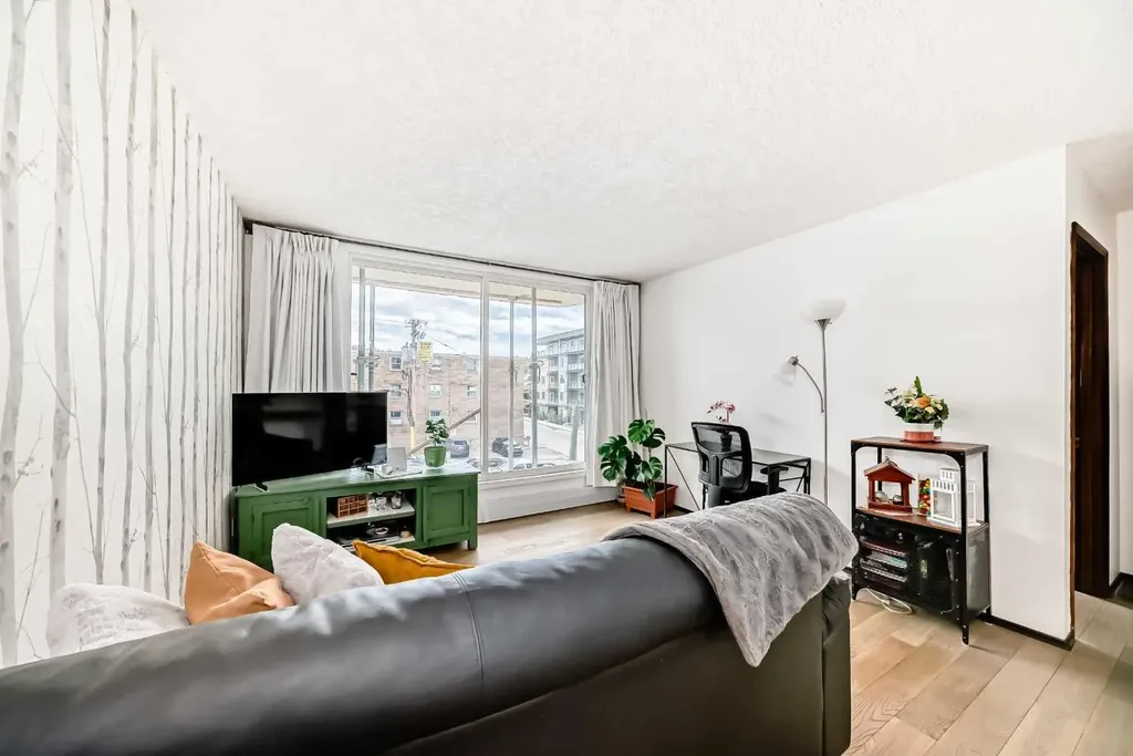 635 57 Avenue SW Calgary AB T2V 0H5