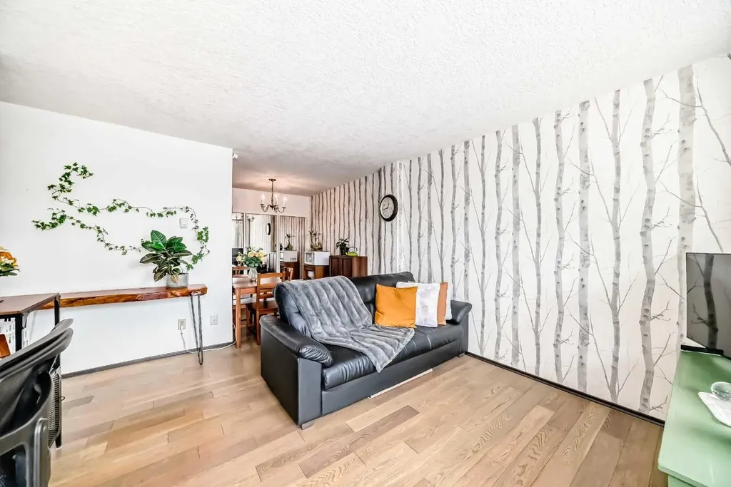 635 57 Avenue SW Calgary AB T2V 0H5