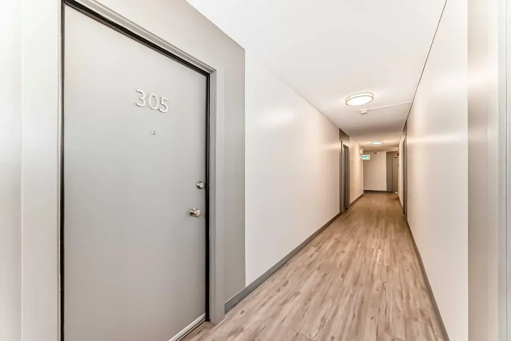 635 57 Avenue SW Calgary AB T2V 0H5