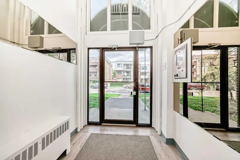 635 57 Avenue SW Calgary AB T2V 0H5
