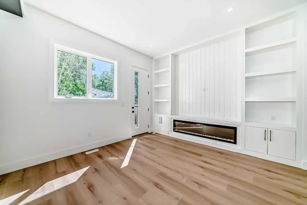 2371 20 Avenue NW Calgary AB T2M 4C9