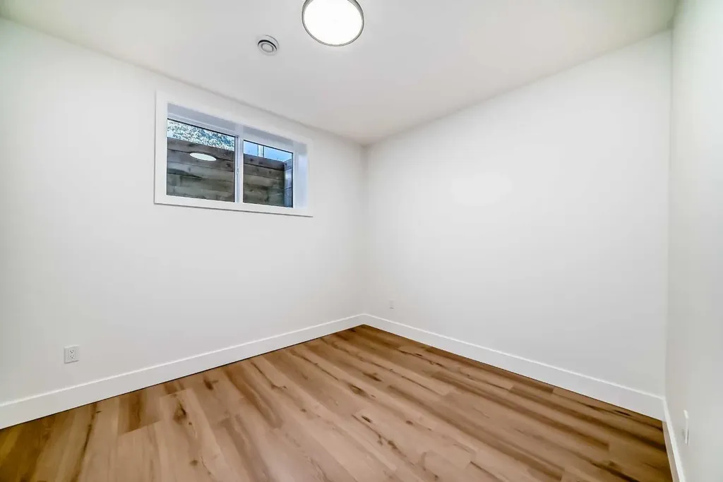 2371 20 Avenue NW Calgary AB T2M 4C9