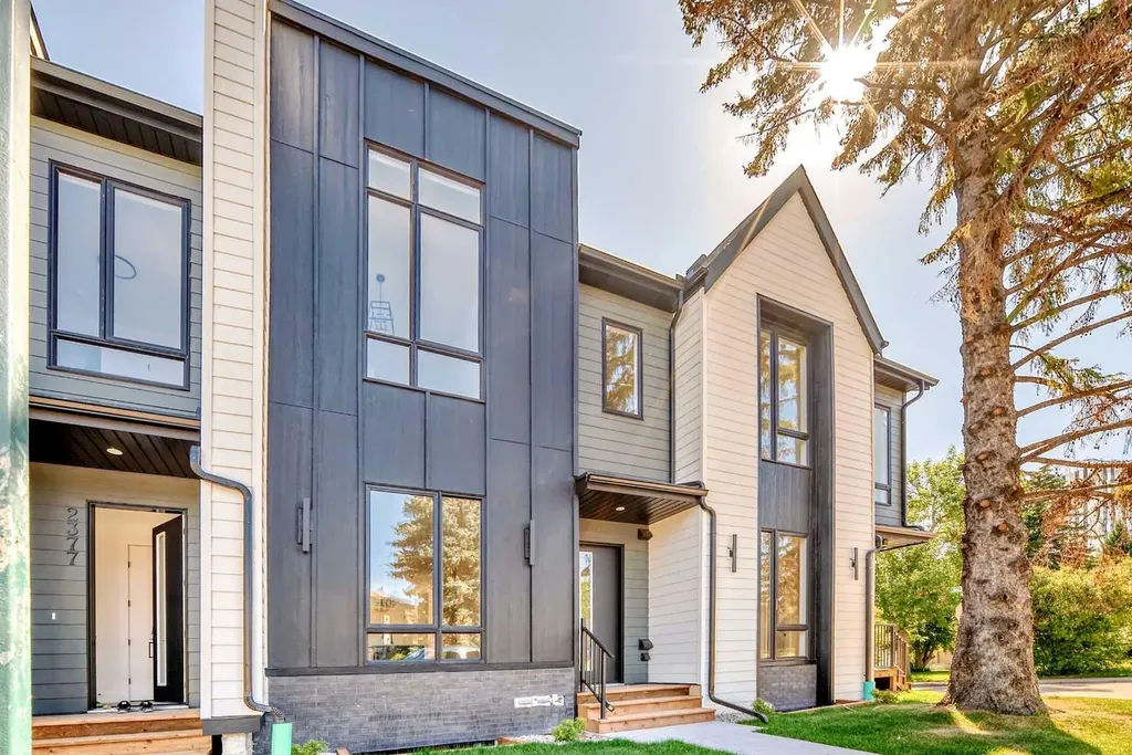 2371 20 Avenue NW Calgary AB T2M 4C9