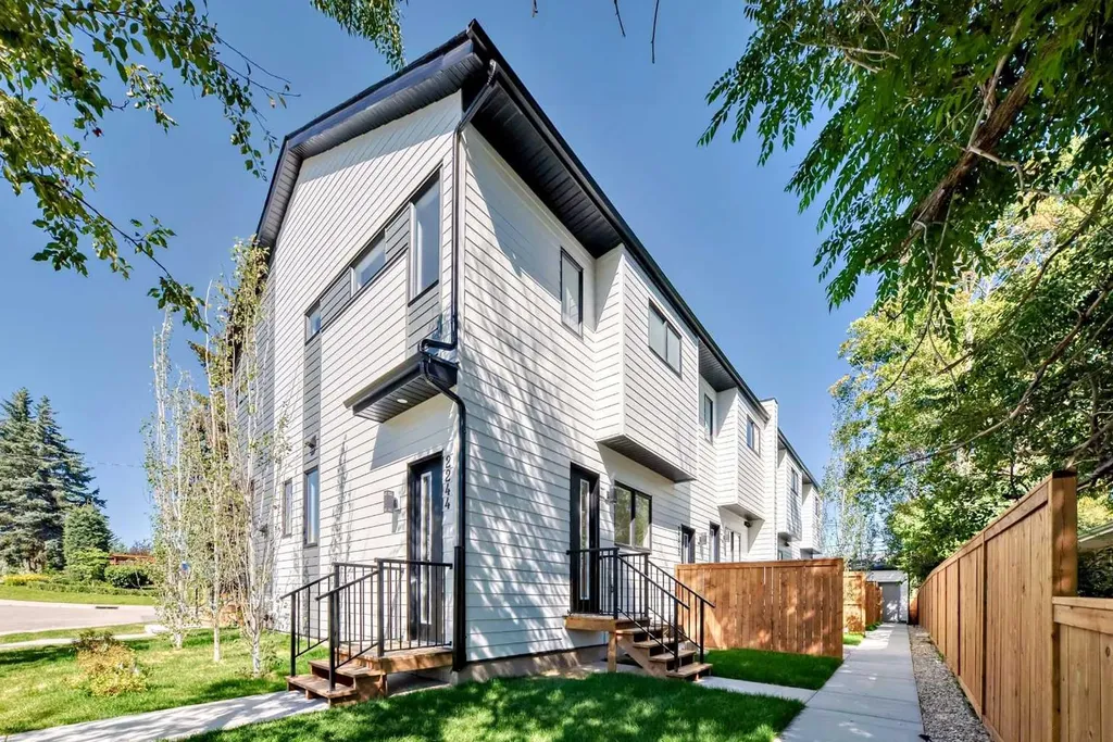 2371 20 Avenue NW Calgary AB T2M 4C9