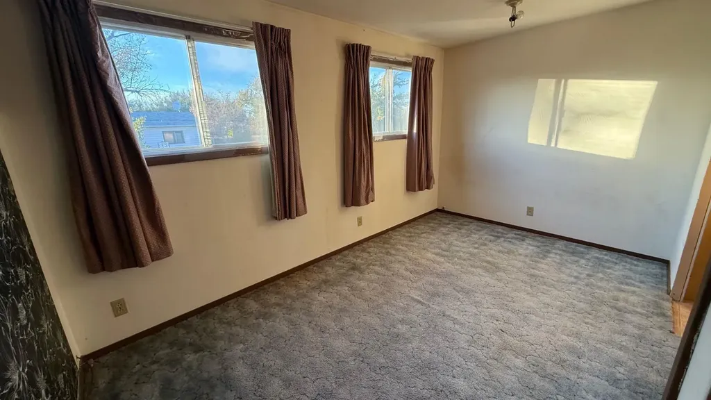 201 3 Avenue SE Youngstown AB T0J3P0