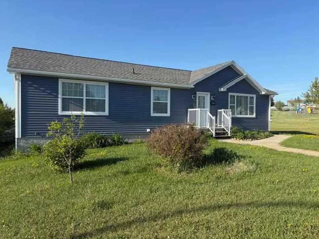 5015 45 Street Hardisty AB T0B1V0