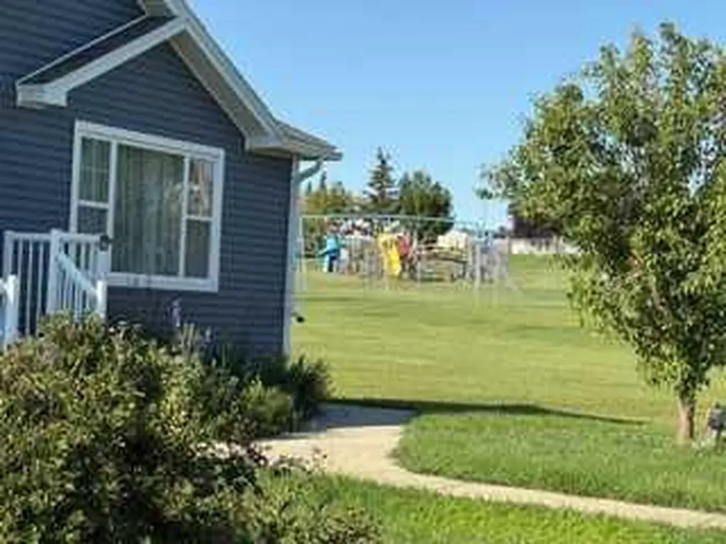 5015 45 Street Hardisty AB T0B1V0