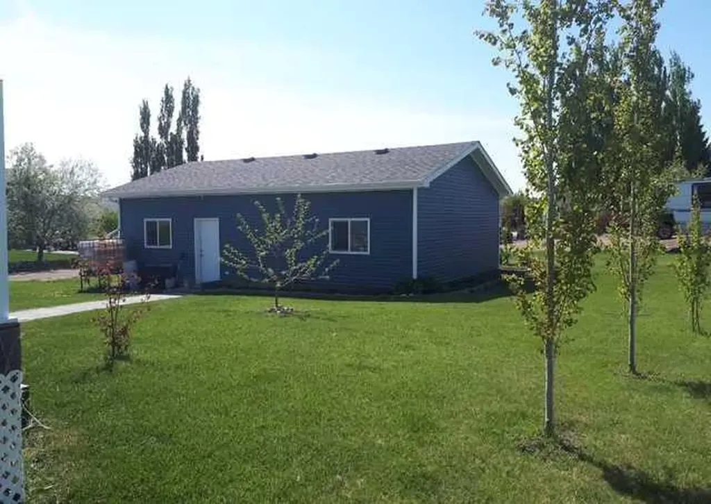 5015 45 Street Hardisty AB T0B1V0