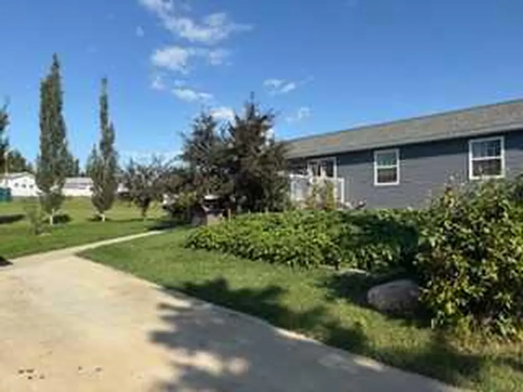 5015 45 Street Hardisty AB T0B1V0