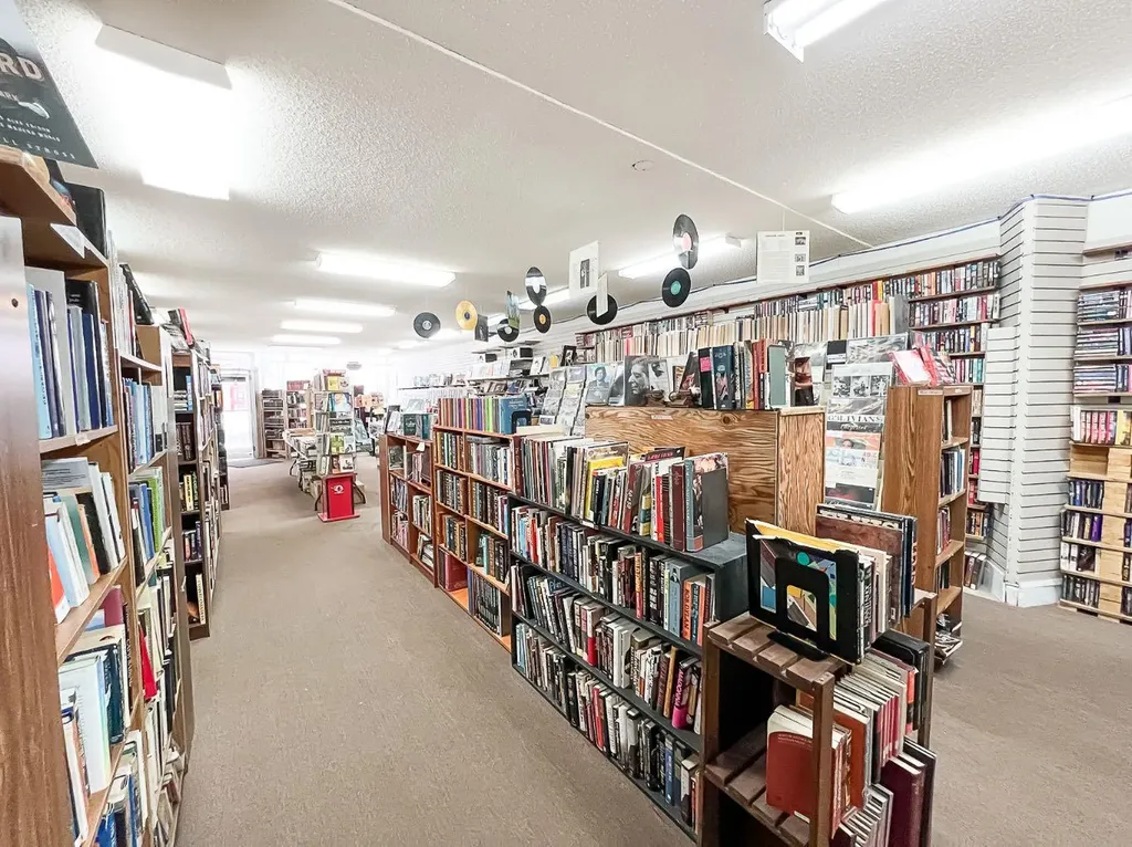 9934 100 Avenue Grande Prairie AB T8V 0T9