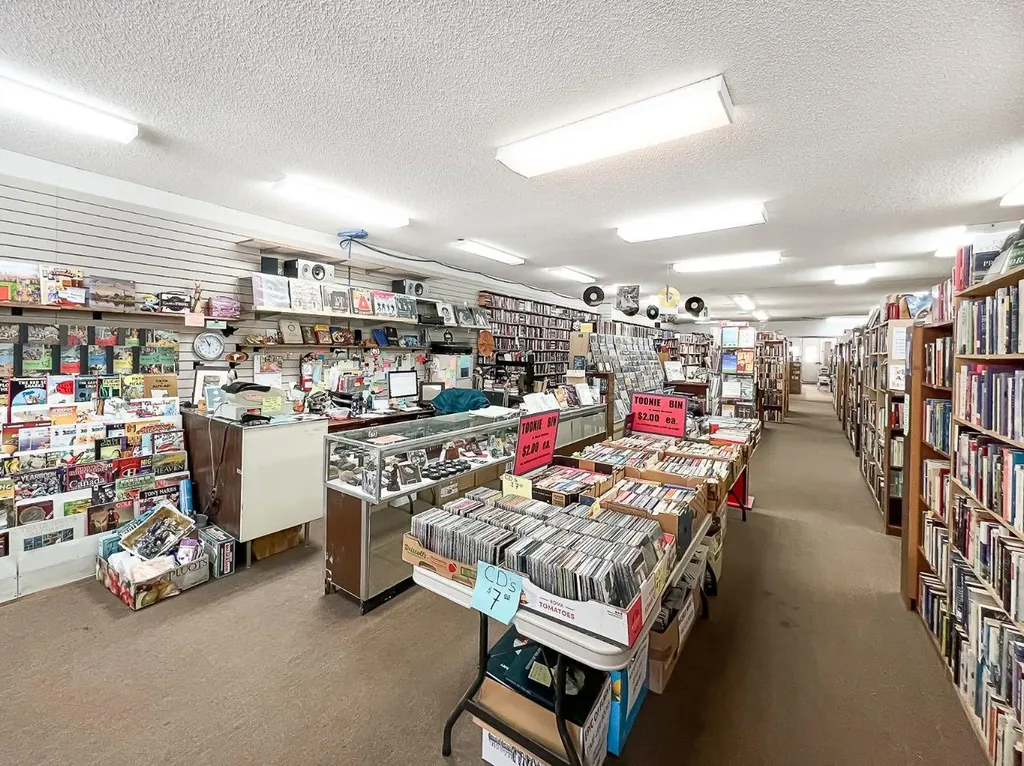 9934 100 Avenue Grande Prairie AB T8V 0T9