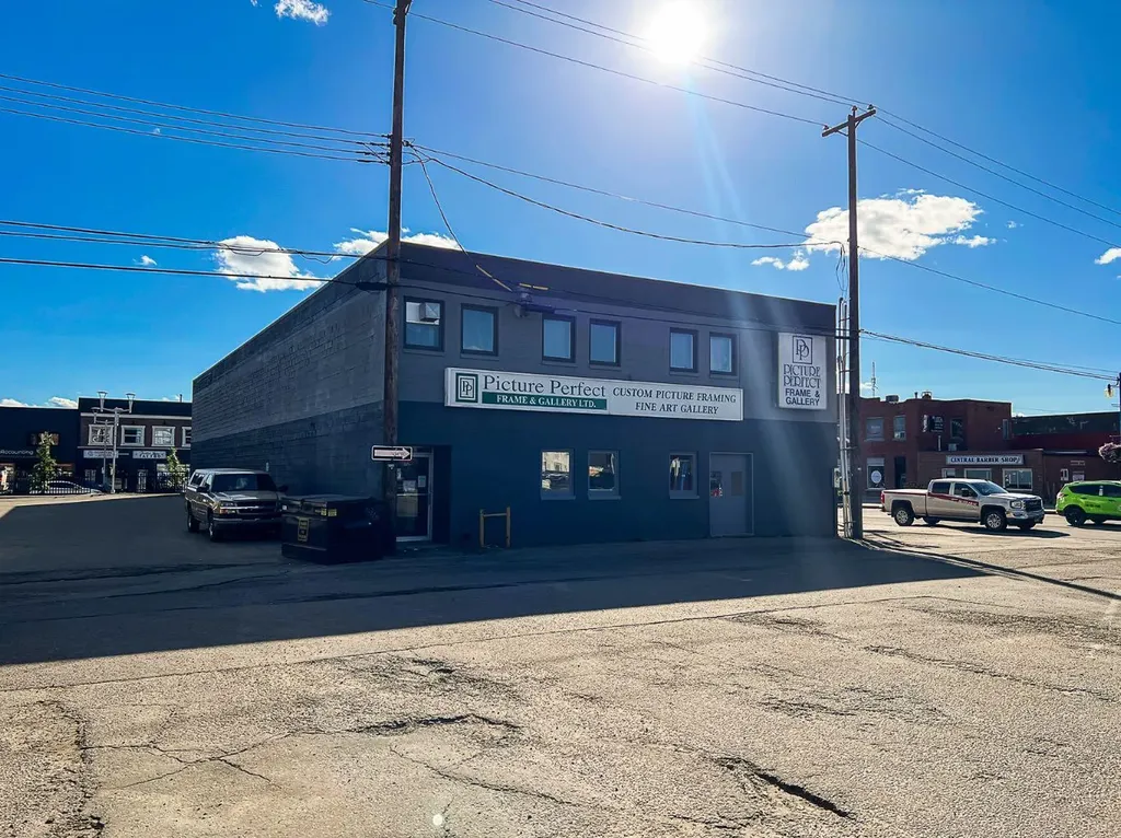 9934 100 Avenue Grande Prairie AB T8V 0T9