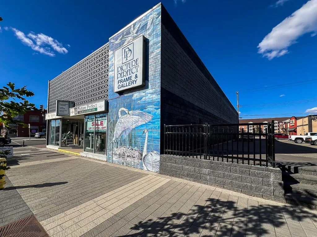 9934 100 Avenue Grande Prairie AB T8V 0T9