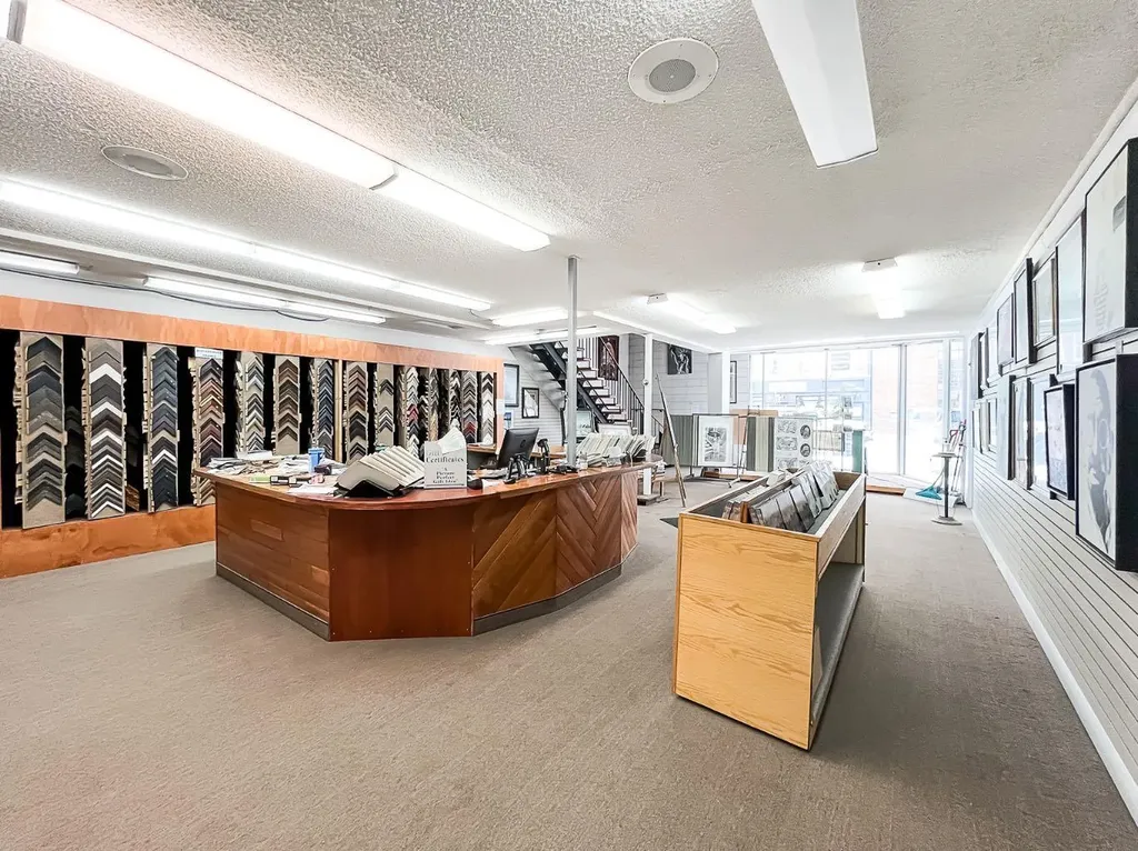 9934 100 Avenue Grande Prairie AB T8V 0T9