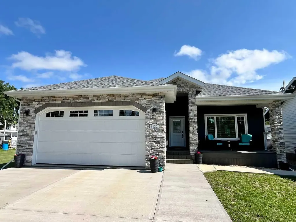 5132 54 Avenue Viking AB T0B 4N0