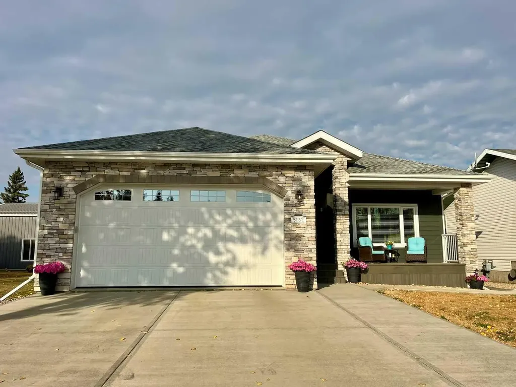 5132 54 Avenue Viking AB T0B 4N0