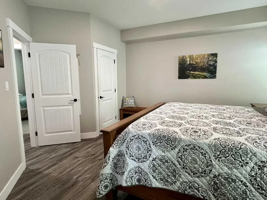 5132 54 Avenue Viking AB T0B 4N0