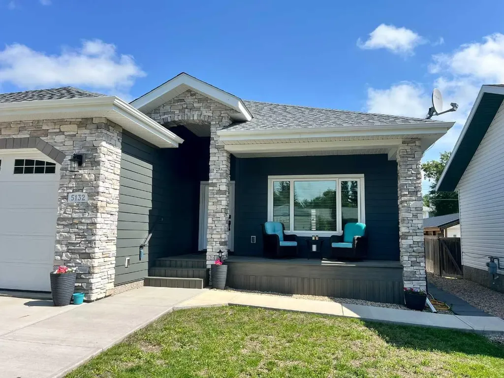 5132 54 Avenue Viking AB T0B 4N0
