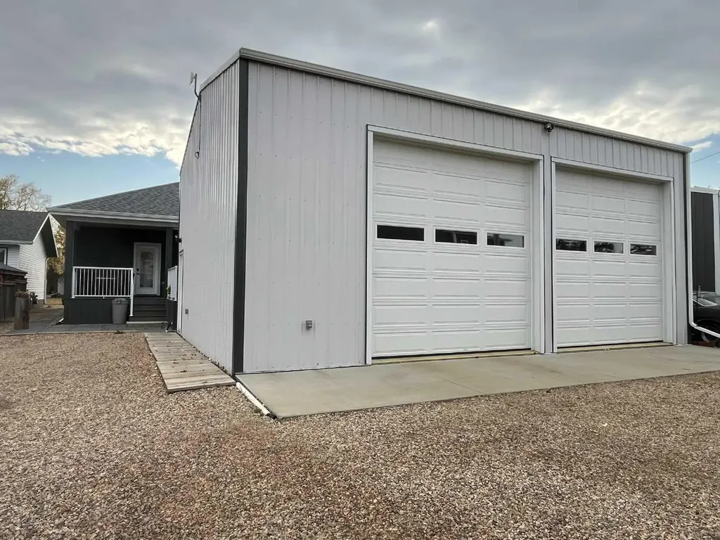 5132 54 Avenue Viking AB T0B 4N0