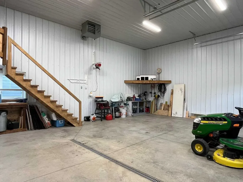 5132 54 Avenue Viking AB T0B 4N0