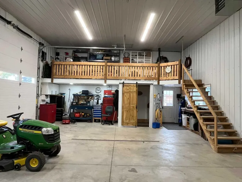 5132 54 Avenue Viking AB T0B 4N0