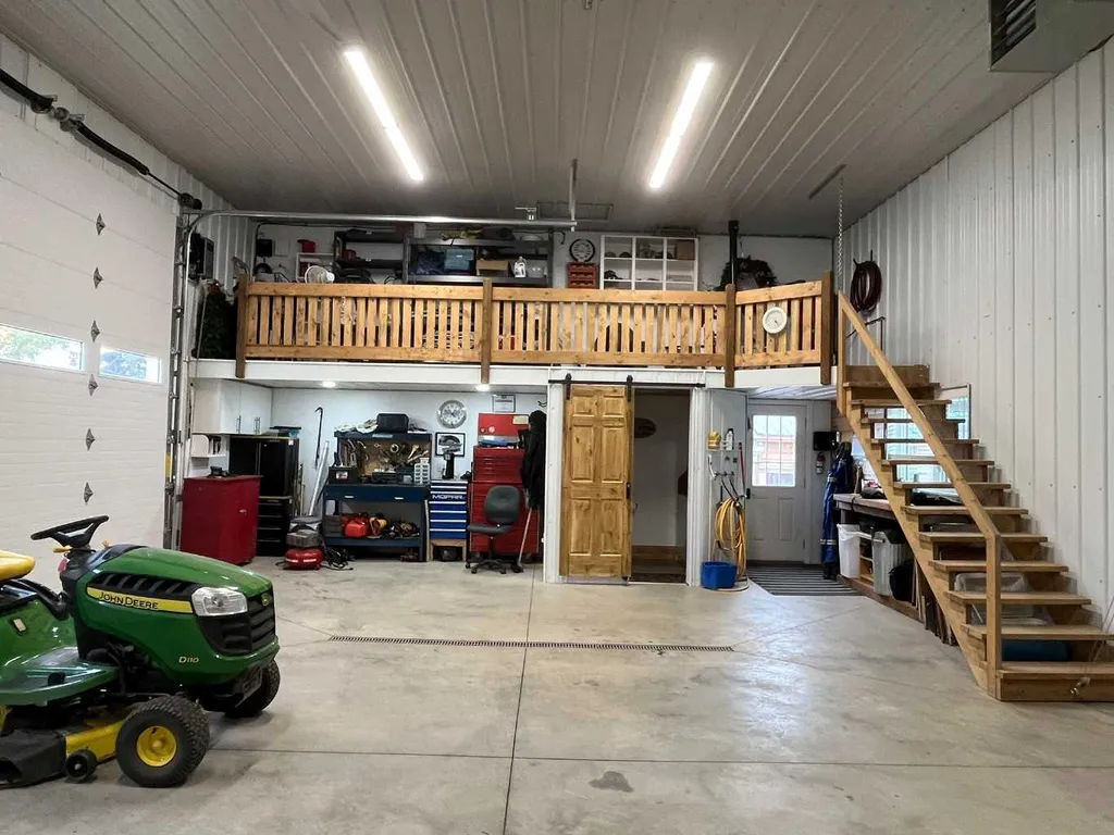 5132 54 Avenue Viking AB T0B 4N0