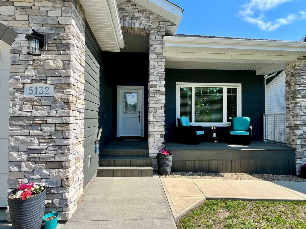 5132 54 Avenue Viking AB T0B 4N0