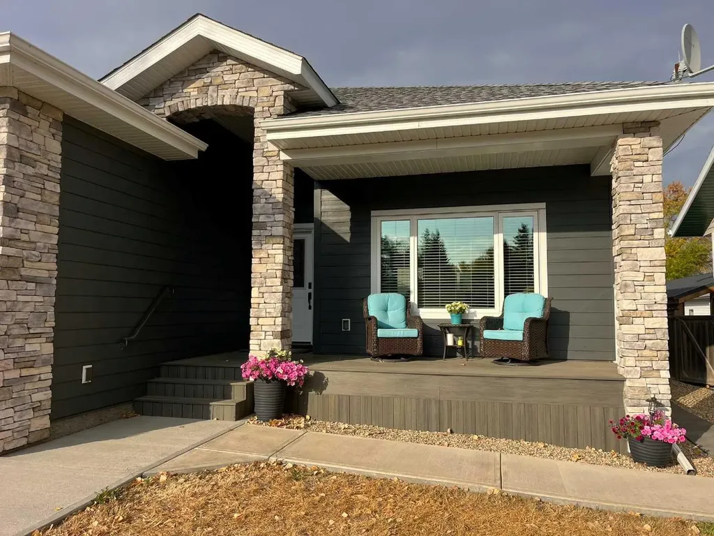 5132 54 Avenue Viking AB T0B 4N0