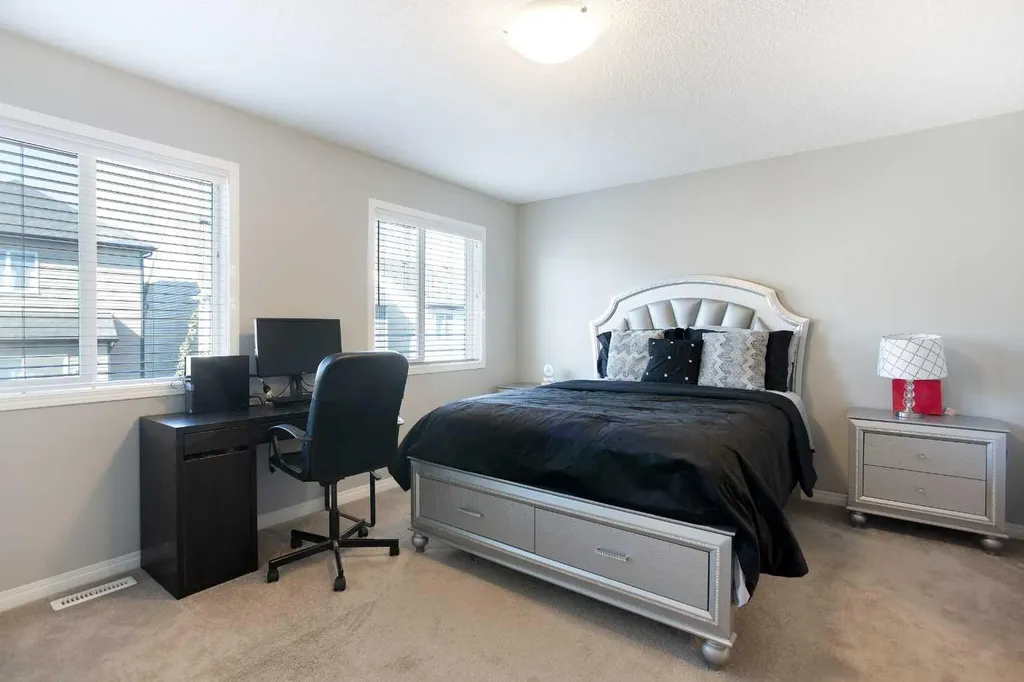 158 Osborne Common SW Airdrie AB T4B 5G7