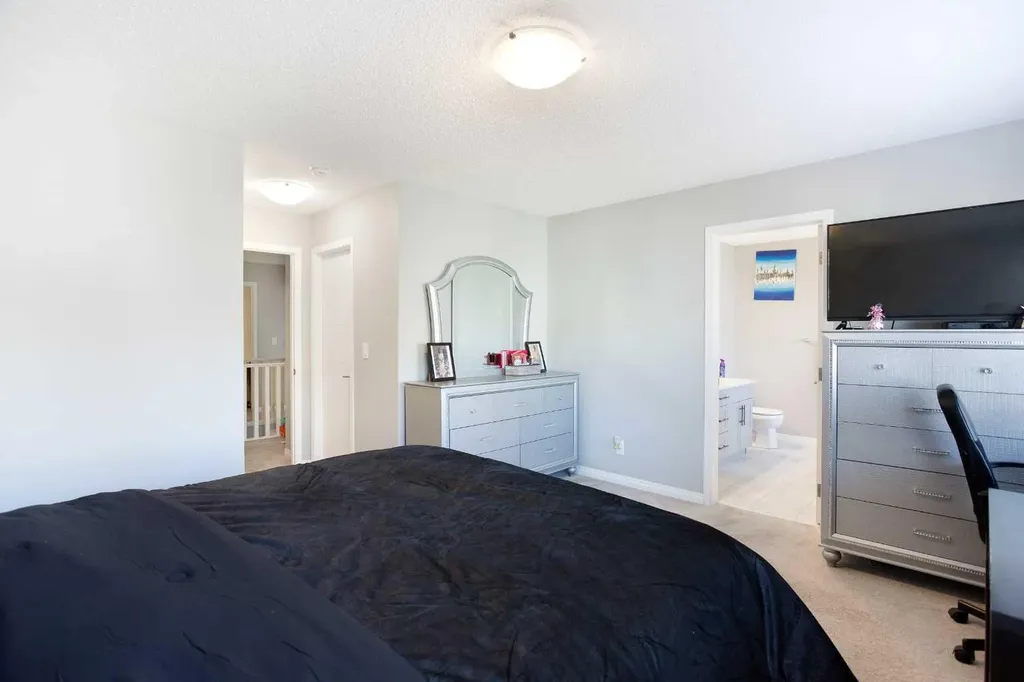 158 Osborne Common SW Airdrie AB T4B 5G7