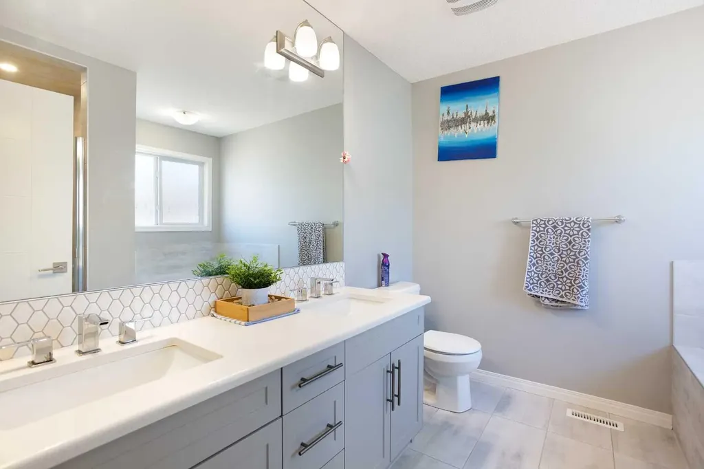 158 Osborne Common SW Airdrie AB T4B 5G7