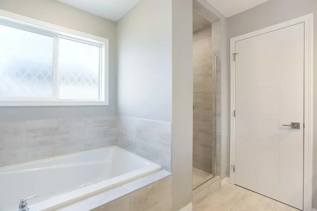 158 Osborne Common SW Airdrie AB T4B 5G7